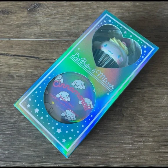 CINNAMOROLL-NWT Lip Balm & Mirror Set - Picture 6 of 8